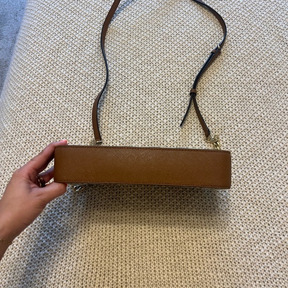 Michael Kors purse in great condition - Picture 4 of 11